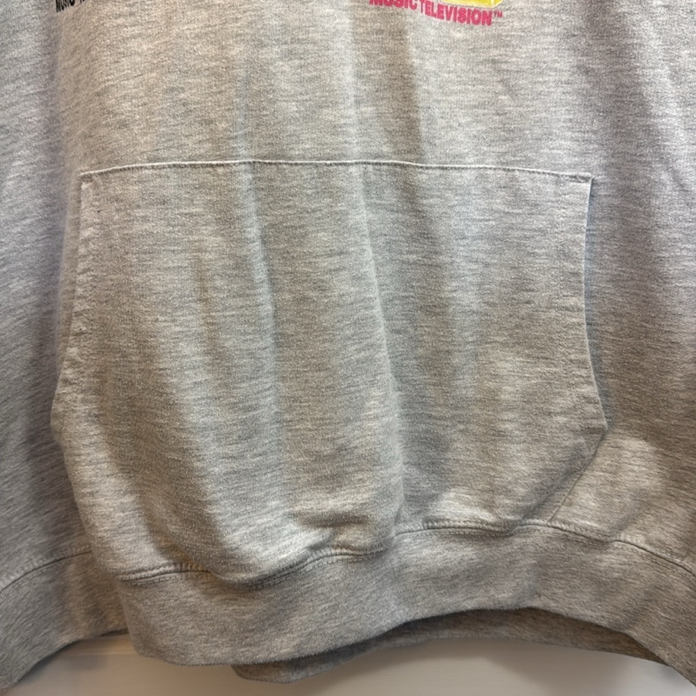 MTV Vintage Graphic Gray Sweatshirt - Picture 4 of 8